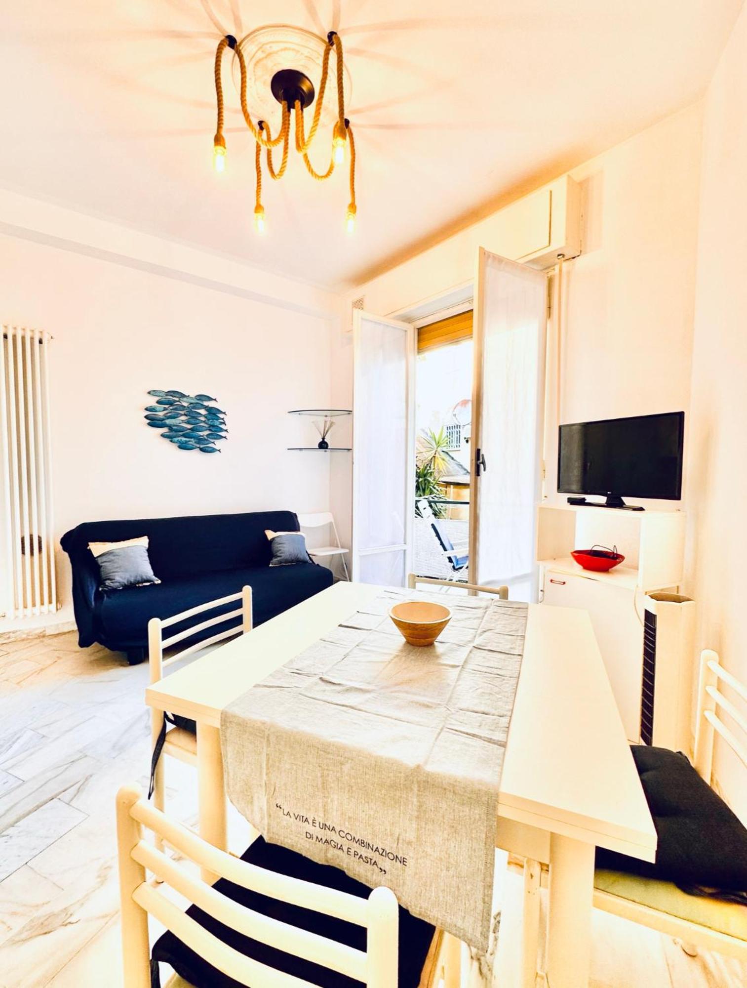 Апартаменти Hostdomus - Cozy Corner Near The Sea Фінале-Лігуре Екстер'єр фото